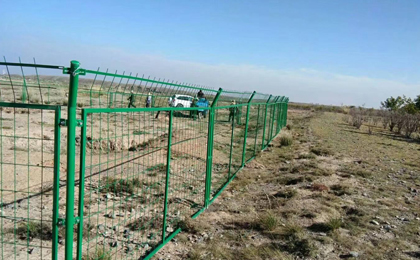 护栏隔离网