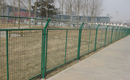 公路隔离网